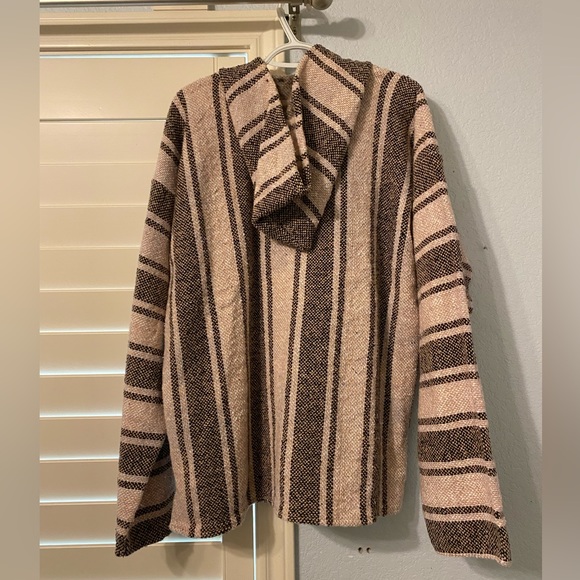 Beach pullover - Picture 2 of 3